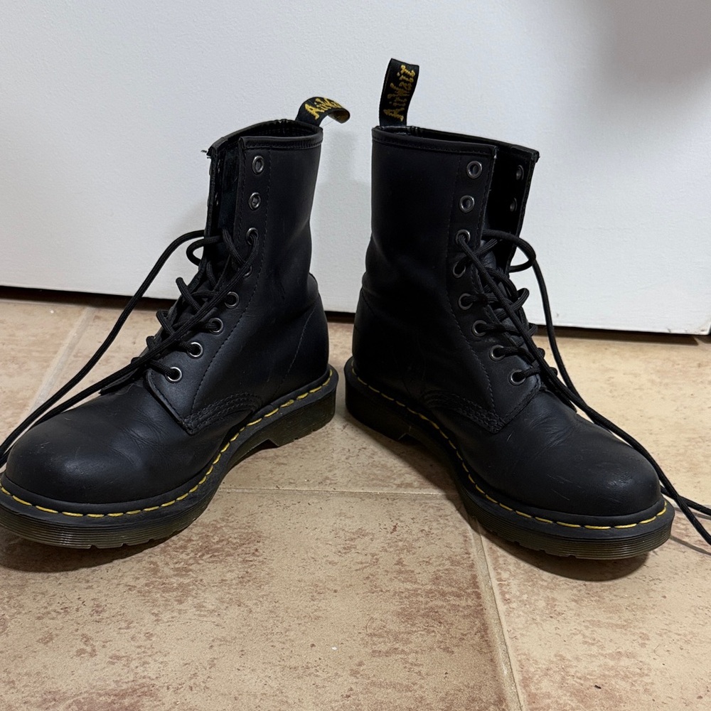 1460 Dr. Martens Women’s Size 9 Black Leather Boots with Yellow Stitching - Picture 5 of 5